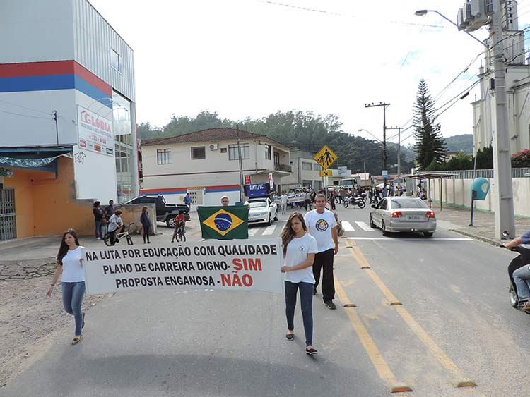 Protesto Escola Celso Ramos 8-4-15 (44)